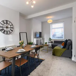Asher By Koya Homes - 2-bedroom Home, Downtown Barry, Free Parking Barry